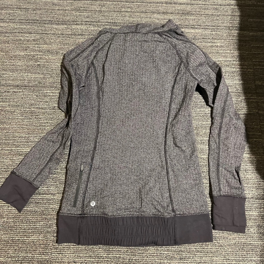 Lululemon Think Fast Pullover Hoodie